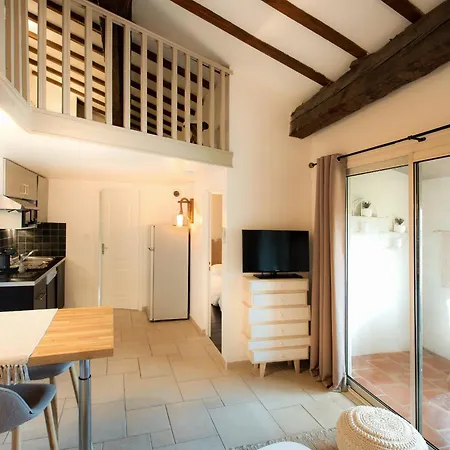 Les Cles De La Cite Apartment