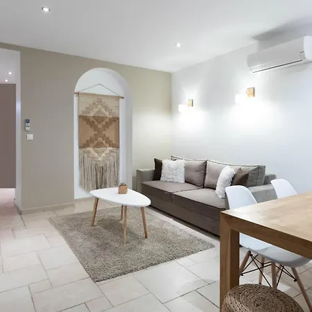 Les Cles De La Cite - 5 קרקסון